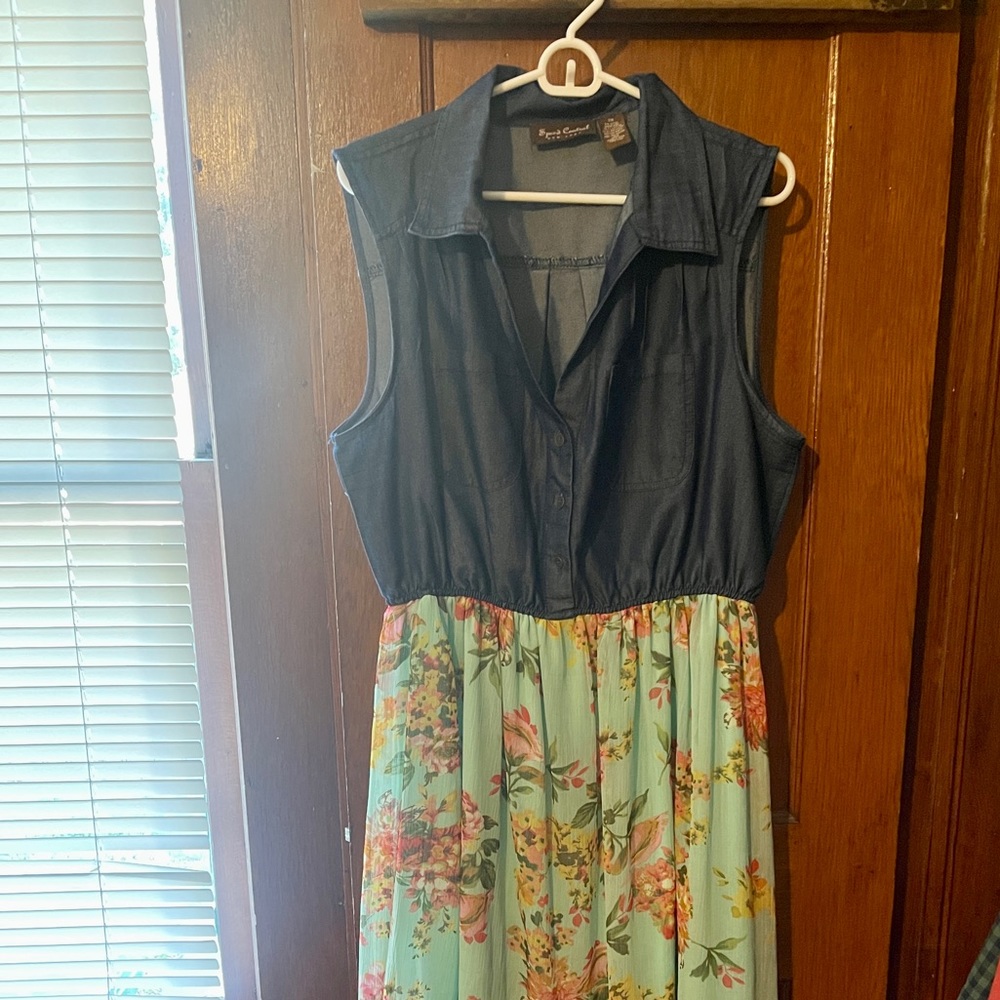 Flirty & Chic sleeveless dress